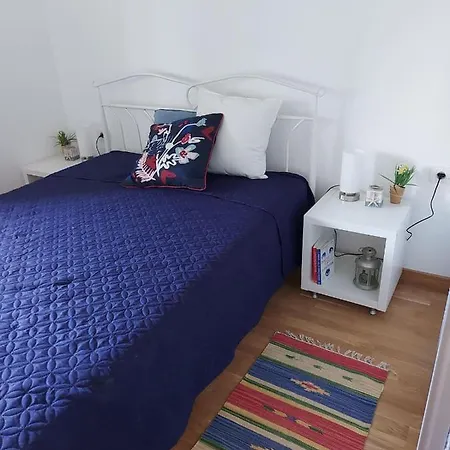 Center Firefly Gardens Apartment *