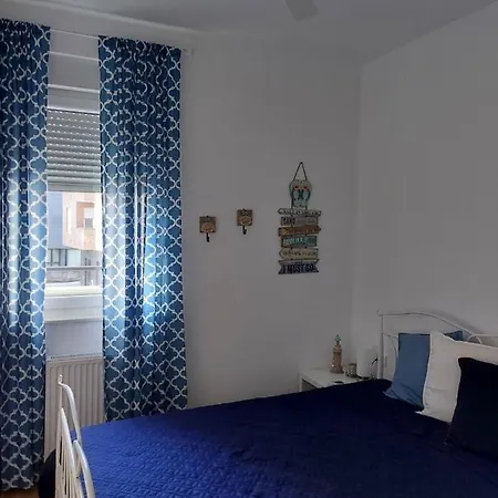 Center Firefly Gardens *