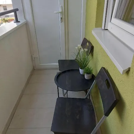 Center Firefly Gardens Apartment Novi Sad