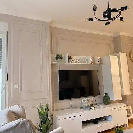 Apartman Center Firefly Gardens Parking On Request Újvidék