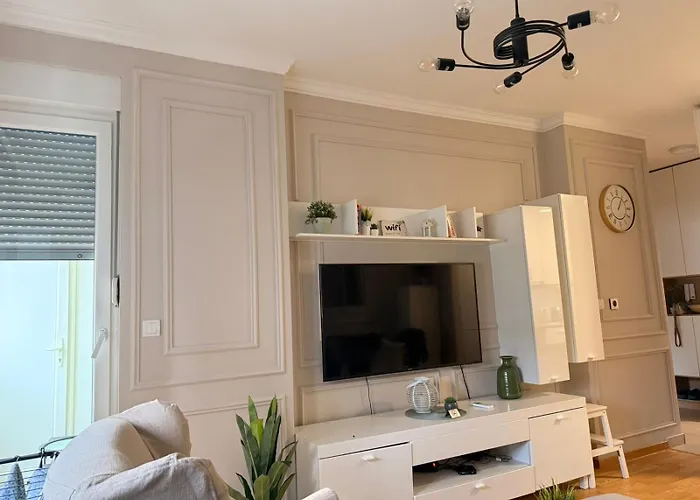 Apartman Center Firefly Gardens Parking On Request Újvidék